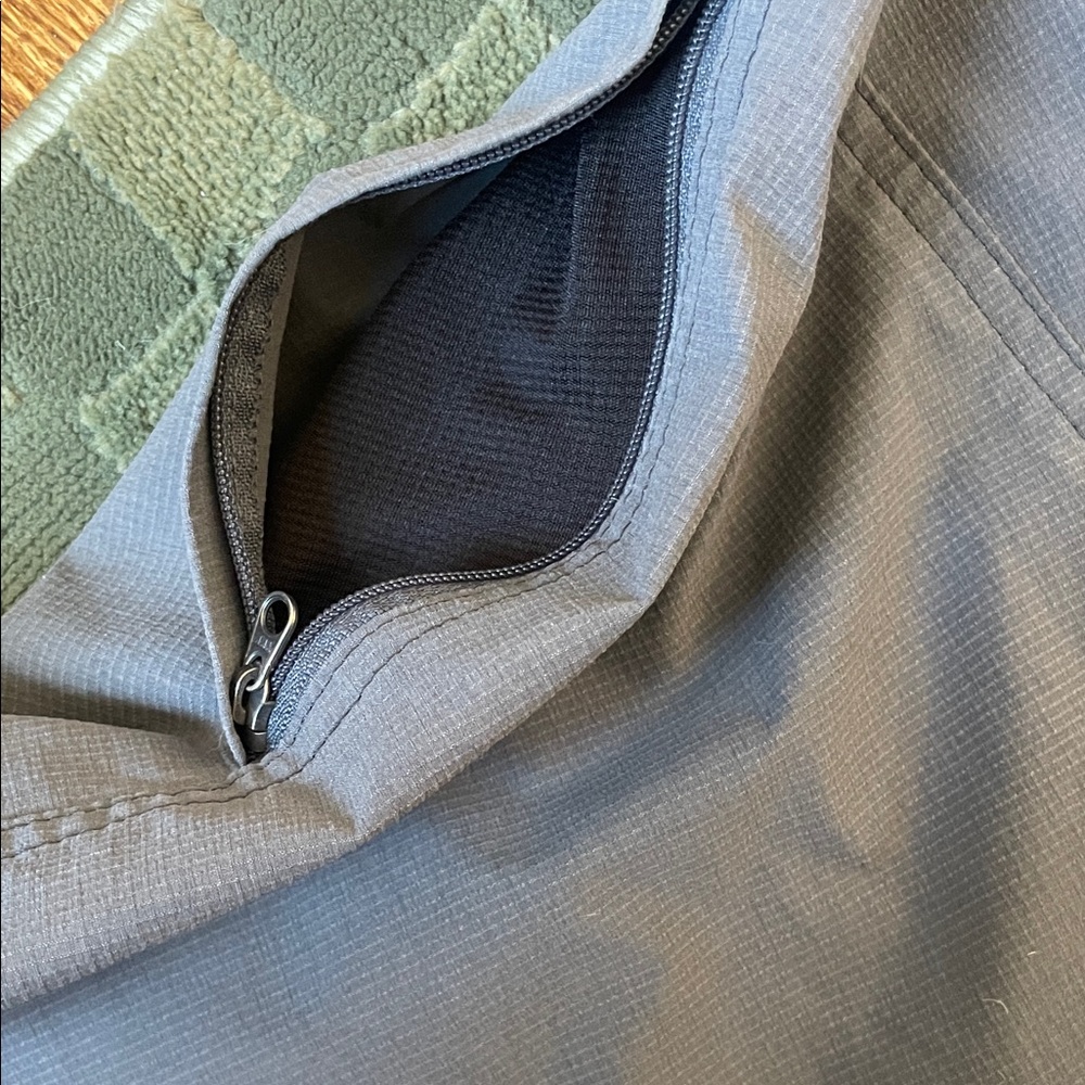 KUHL Cargo Shorts - Picture 5 of 7